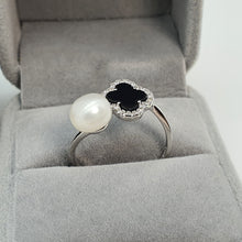 Load image into Gallery viewer, Freshwater Cultured Drop Pearl & Agate Clover Set, Sterling Silver