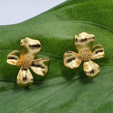 Load image into Gallery viewer, Modern 3D Flower Stud Earrings, Gold Jewelry