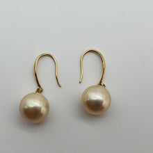 Load image into Gallery viewer, Golden South Sea Pearl Set, 18K Yellow Gold