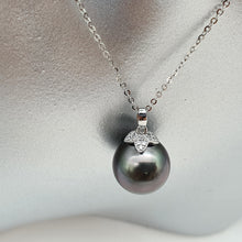 Load image into Gallery viewer, Large Tahitian Pearl Pendant, 18K White Gold