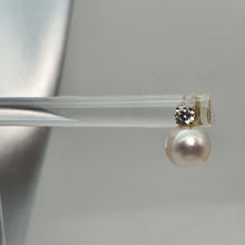 Load image into Gallery viewer, Japanese Akoya Pearl Stud Earring, 18K Yellow Gold