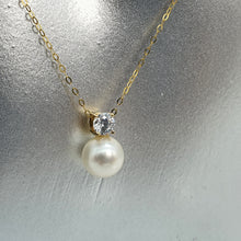 Load image into Gallery viewer, Japanese Akoya Pearl Pendant, 18K Yellow Gold
