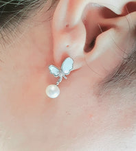 Load image into Gallery viewer, Round Freshwater Pearl Mother Of Pearl Bow Earring, Sterling Silver