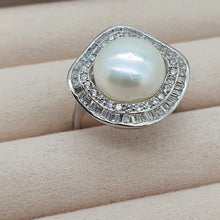 Load image into Gallery viewer, Large Freshwater Pearl ring, sterling silver