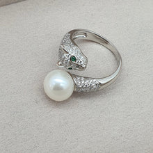 Load image into Gallery viewer, Large Freshwater Pearl Panther ring, sterling silver
