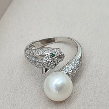 Load image into Gallery viewer, Large Freshwater Pearl Panther ring, sterling silver