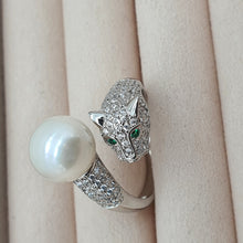 Load image into Gallery viewer, Large Freshwater Pearl Panther ring, sterling silver