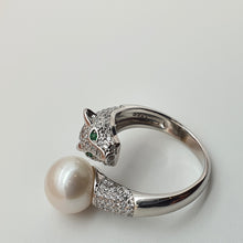 Load image into Gallery viewer, Large Freshwater Pearl Panther ring, sterling silver