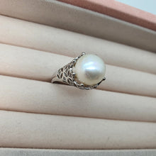 Load image into Gallery viewer, Large Freshwater Cultured Pearl Ring, Sterling Silver