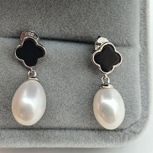 Load image into Gallery viewer, Black Agate Clover & Freshwater Pearl Drop Earring, Sterling Silver