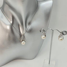 Load image into Gallery viewer, Bridal Freshwater Jewellery Teardrop Set, Sterling silver