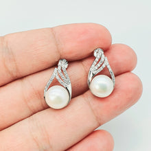 Load image into Gallery viewer, Bridal Freshwater Jewellery Teardrop Set, Sterling silver