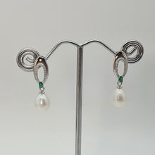 Load image into Gallery viewer, Green Crystal & Freshwater Pearl Oval Earring, Sterling Silver