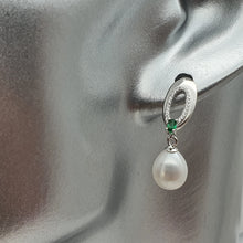 Load image into Gallery viewer, Green Crystal & Freshwater Pearl Oval Earring, Sterling Silver