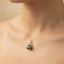 Load image into Gallery viewer, Tahitian (Black) Pearl &amp; Diamonds Pendant, 18k Yellow Gold
