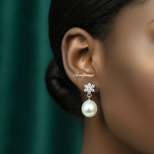 Load image into Gallery viewer, Flower Design &amp; Rice Freshwater Pearl Earring, Sterling Silver

