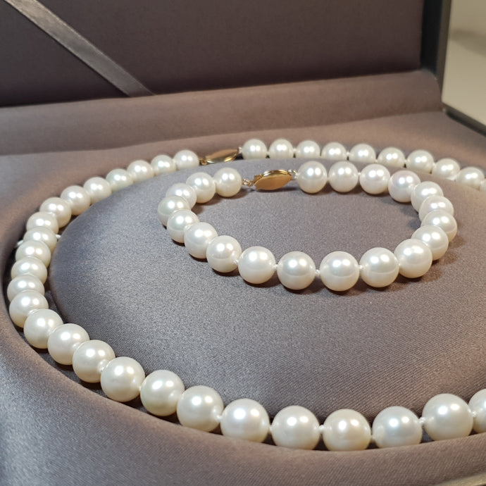 Large Freshwater Pearl Set, 14K Gold clasp