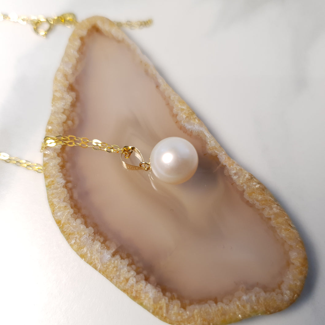 Freshwater Pearl Pendant + Chain, 18K Yellow Gold
