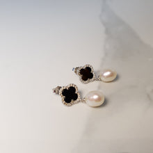 Load image into Gallery viewer, Freshwater drop culured pearl earrings, Sterling Silver
