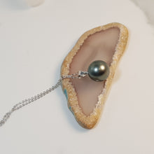 Load image into Gallery viewer, Tahitian Pearl Pendant + Chain, 18K White Gold Chain
