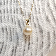 Load image into Gallery viewer, South Sea Pearl Pendant, Yellow Gold
