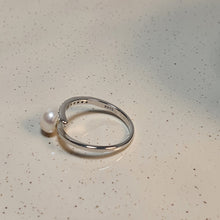 Load image into Gallery viewer, Freshwater Pearl Ring,Sterling Silver
