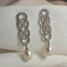 Load image into Gallery viewer, Gorgoues Crystal &amp; Freshwater Pearl Earring, Sterling Silver
