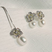 Load image into Gallery viewer, Freshwater Pearl Flower Jewellery Set, Sterling Silver
