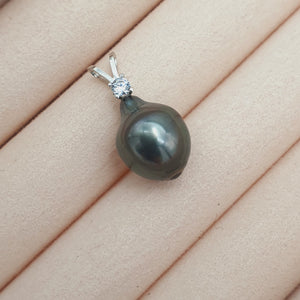 French Tahitian Baroque Pearl Pendant, 18k Gold Jewellery