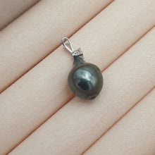 Load image into Gallery viewer, French Tahitian Baroque Pearl Pendant, 18k Gold Jewellery
