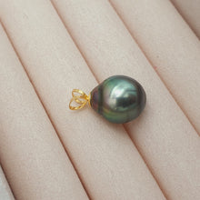 Load image into Gallery viewer, French Tahitian Baroque Cultured Pearl Pendant, 18k Yellow Gold, 10mm
