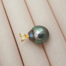 Load image into Gallery viewer, French Tahitian Baroque Cultured Pearl Pendant, 18k Yellow Gold, 10mm

