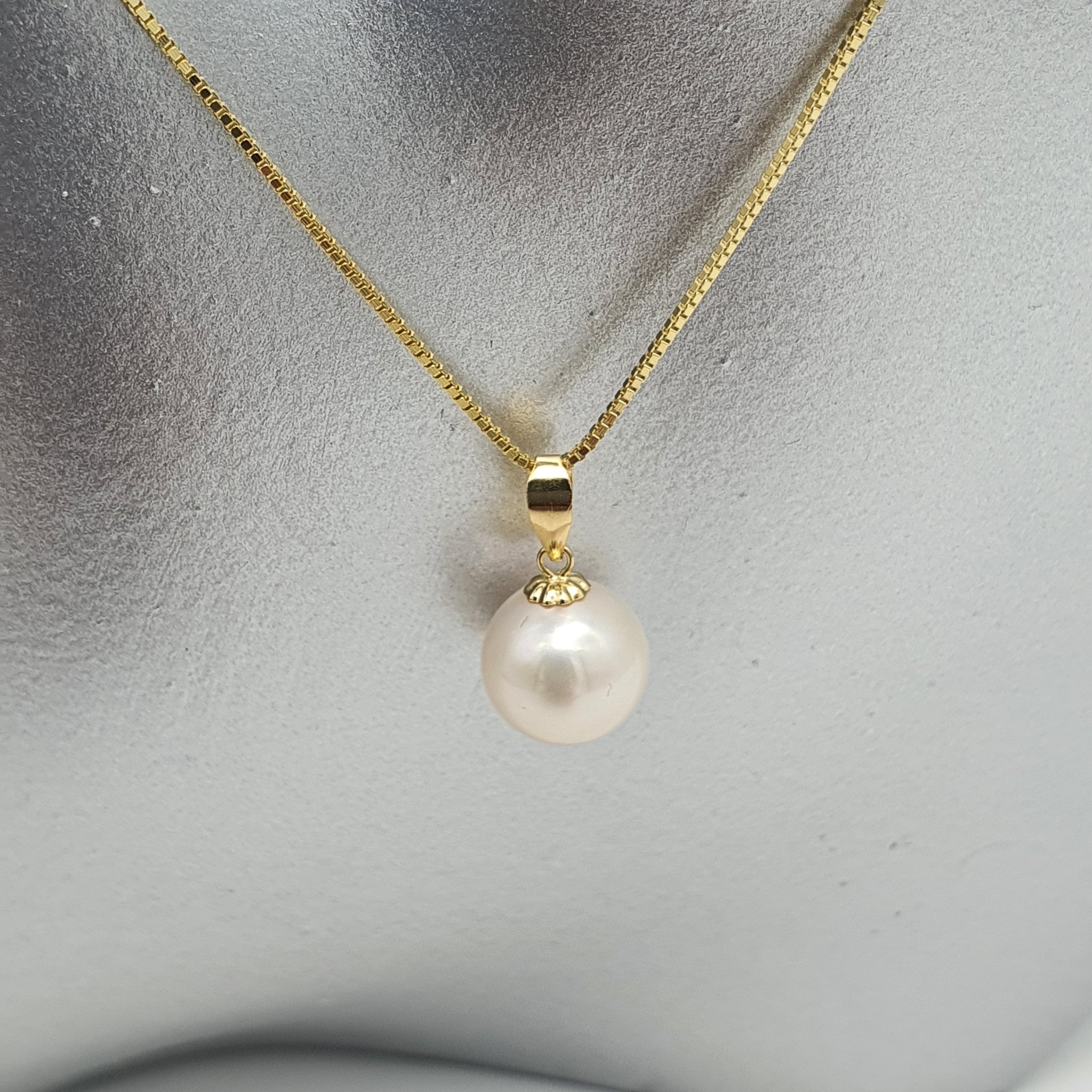 Freshwater Pearl Pendant, 18k Yellow Gold | Amis pearl