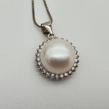 Load image into Gallery viewer, Large Freshwater Cultured Pearl pendant+ Chain, Sterling Silver
