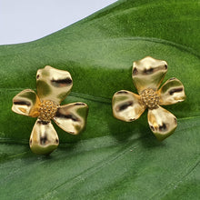 Load image into Gallery viewer, Modern 3D Flower Stud Earrings, Gold Jewelry
