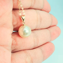 Load image into Gallery viewer, South sea cultured pearl pendant+chain, 18K Yellow Gold
