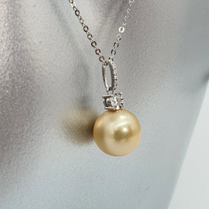 Golden South Sea Pearl & Diamonds Pendant, 18k Gold