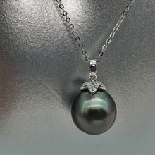 Load image into Gallery viewer, Large Tahitian Pearl Pendant, 18K White Gold
