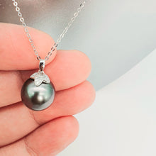 Load image into Gallery viewer, Tahitian Cultured Pearl Pendant + Chain, 18K White Gold
