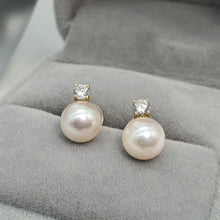 Load image into Gallery viewer, Japanese Akoya Pearl Stud Earring, 18K Yellow Gold
