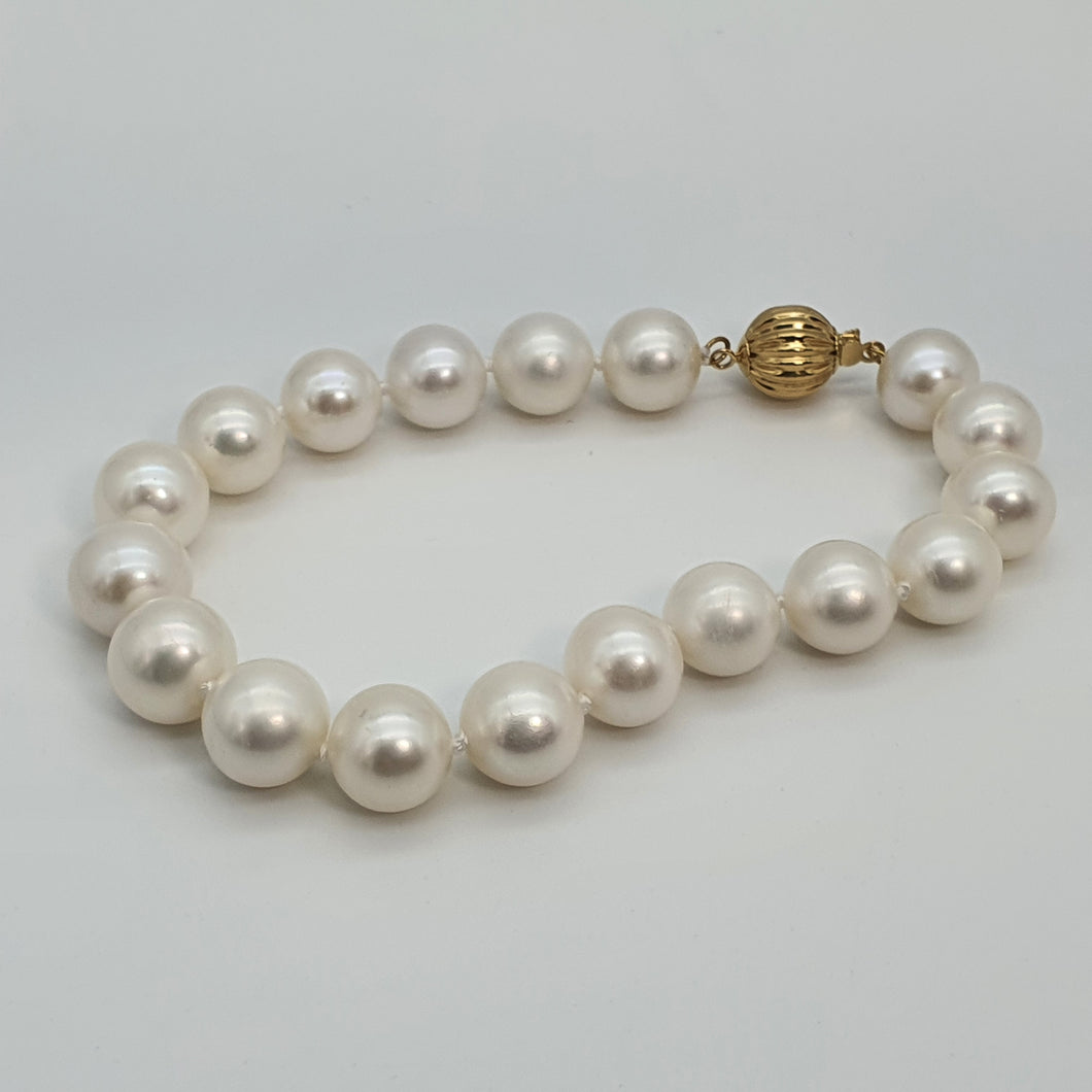 9-10mm White South Sea Pearl Bracelet - AAAA Quality - Pure Pearls