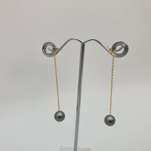 Load image into Gallery viewer, Tahitian Pearl Earrings, Yellow Gold
