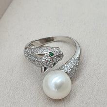 Load image into Gallery viewer, Large Freshwater Pearl Panther ring, sterling silver
