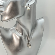 Load image into Gallery viewer, Bridal Freshwater Jewellery Teardrop Set, Sterling silver
