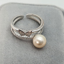Load image into Gallery viewer, Round Freshwater Pearl Butterfly ring, sterling silver
