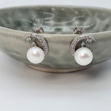 Load image into Gallery viewer, Freshwater Pearl Moon &amp; Star Earring, Sterling Silver
