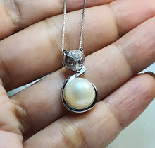 Load image into Gallery viewer, Freshwater Pearl Pendant &amp; Chain, Fox Design, Sterling Silver
